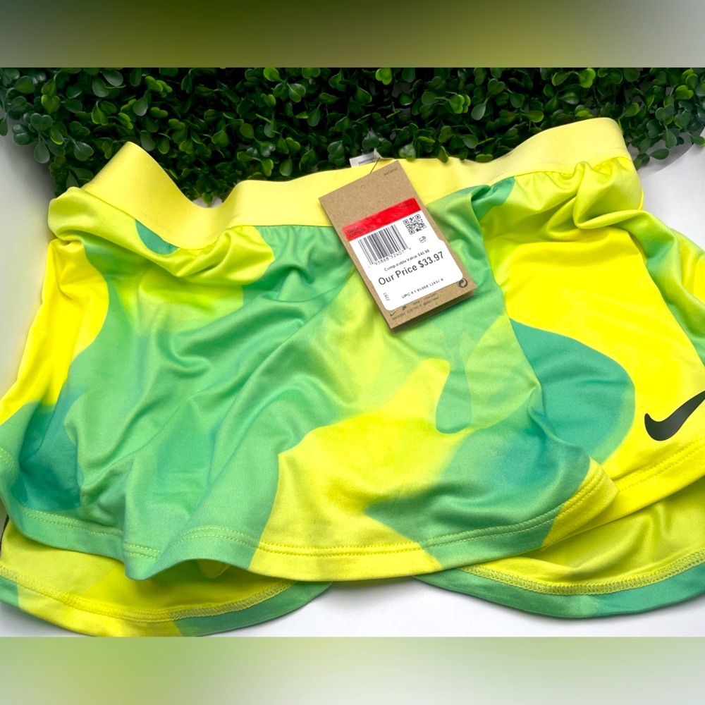 NWT Nike girls’ Yellow and Green tennis skort